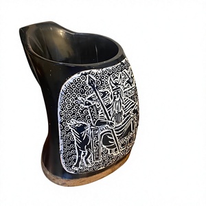 Grande tasse nordique écologique en corne de buffle polie avec poignée pour bière, décoration d'intérieur viking, cadeau de remise de diplôme, cadeau de Noël, Falak World - Product Image 1