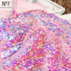 Nanyee Textil Precio al por mayor 9MM <span class=keywords><strong>Rosa</strong></span> brillante Iridiscente Brillante Cuadrado Lentejuelas Tela - Product Image 5