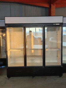 Refrigerador Comercial Vertical de 3 Puertas para Exhibición de Bebidas en Supermercados, Vitrina Refrigerada con Puerta Corredera de Rebote - Product Image 1