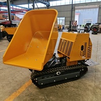Petite remorque à benne hydraulique pour béton avec fonction de levage et de rotation, adaptée aux chantiers de construction étroits.