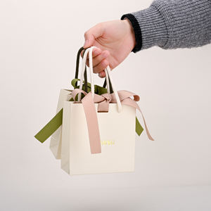 שקיות נייר לקניות עם ידיות קראפט מודפסות לוגו בהתאמה אישית, שקיות נייר לבנות-בז' למתנה עם סרט/חבל - Product Image 3