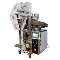 Automatische pneumatische Flüssigkeits- und Getränkeverpackungsmaschine mit Rückversiegelung und Winkelschnitt für Beutel, 220-520 mm Folienbreite, PLC-Motor, Fernbedienung