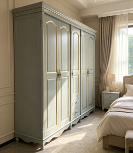 Armario Tradicional de 5 Puertas con Detalles Dorados, Armario de MDF con Puertas Abatibles, Diseño Antiguo, Muebles de Dormitorio de Gran Capacidad - Product Image 3
