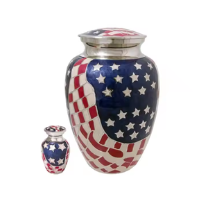 Urna de cremación de latón indio hecha a mano, diseño moderno Premium, acabado esmaltado, jarrón funerario de tamaño personalizado para suministros funerarios de mascotas - Product Image 1