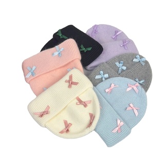 Casquette de sport unisexe personnalisable avec logo de marque, décoration nœud papillon, bonnets tricotés chauds et abordables, bonnets d'hiver - Product Image 1