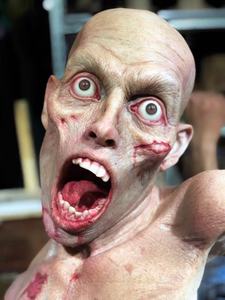 Statue de zombie en silicone hyper réaliste grandeur nature de qualité muséale, personnage d'horreur, figurine en cire pour maison hantée - Product Image 2