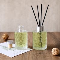 Collection de diffuseurs de parfum d'ambiance haut de gamme avec emballage cadeau de luxe et service de personnalisation de marque