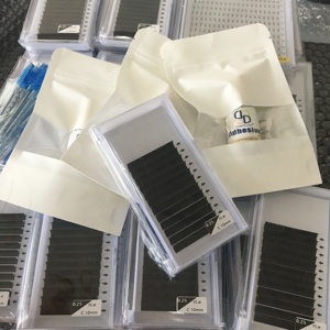 Extension de cils plats noir foncé 0.20 CC Cils individuels en soie de cachemire Split Classic Semi Permanent Smoothest Mink Natural - Product Image 4