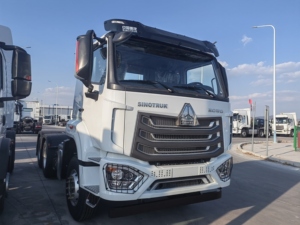 Mejore su Flota: Nueva Unidad <span class=keywords><strong>Tractora</strong></span> HOWO 7 de 371HP |   Configuración de 10 Ruedas |   Alto Torque y Fiabilidad - Product Image 1