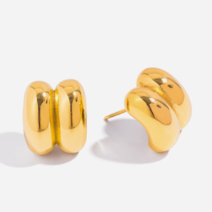 Boucles d'oreilles à clous double couche plaquées or, design géométrique, bijoux tendance - Product Image 1
