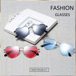 Lunettes de soleil pour femme avec logo personnalisé, monture fine, en métal, protection UV400, forme cœur - Product Image 4