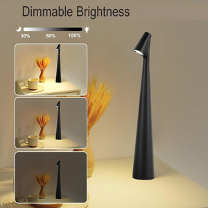 Lampe de table sans fil <span class=keywords><strong>rouge</strong></span> <span class=keywords><strong>blanc</strong></span> luminosité à 3 niveaux 3CCT petite lampe de bureau portable batterie rechargeable en métal pour une utilisation intérieure <span class=keywords><strong>et</strong></span> extérieure - Product Image 2