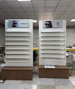 Vitrinas Personalizadas para Exhibición de Gafas |   Muebles para Ópticas y Soluciones Completas de Diseño de Tiendas para la Venta Minorista de Gafas - Product Image 5