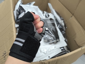 Gants de musculation respirants pour femmes et hommes avec coussinets en caoutchouc pour l'entraînement, la musculation, le bodybuilding et le fitness - Product Image 6