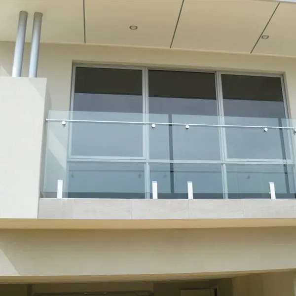 Prima ringhiera del balcone in acciaio inox stili di ringhiera del balcone interno nero ringhiera e rete per le scale