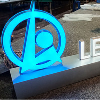 Personnalisé Mini LED Illuminé Acrylique Logo En Acier Inoxydable Boutique Porte Caractères Affichage Intérieur Bureau Lumineux Signe Éclairage