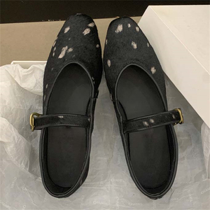 รองเท้าแตะแบบสวมสำหรับผู้หญิง คุณภาพสูง ลายเสือดาว สำหรับฤดูร้อน ปี 2025  แบบสวมปิดนิ้วเท้า ระบายอากาศได้ดี พื้นกันลื่น เหมาะสำหรับฤดูใบไม้ร่วงและฤดูใบไม้ผลิ - Product Image 2