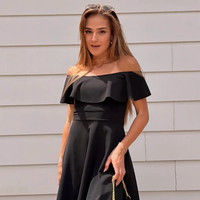 Robe décontractée personnalisée pour femme, coupe trapèze, noire unie, épaules dénudées, manches courtes à volants, longueur midi, vente en gros