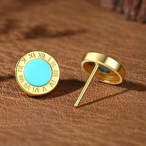 Pendientes de tuerca circulares de turquesa clásicos con accesorio de moda geométrico con bordes dorados - Product Image 1