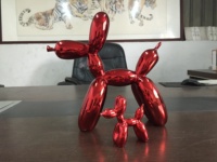Vitrine de magasin moderne résine artisanat ballon chien table taille Statue noël décor à la maison Art Sculpture approvisionnement d'usine à vendre