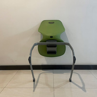 Chaise de laboratoire scolaire en PP, tabouret pour étudiants à 2 pieds, design robuste, tabouret de laboratoire empilable, chaise scolaire