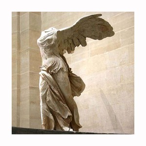 Sculpture de figure mythologique grecque antique, grande statue de la Victoire ailée en marbre à vendre - Product Image 1