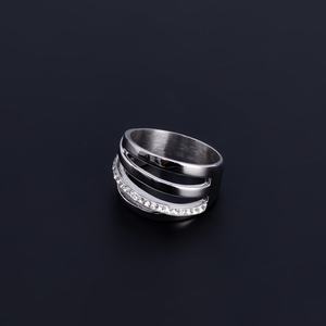 Bague en Zircon, Nouvelle Tendance Luxe Léger, Acier Inoxydable Unisexe, Style Hip Hop/Rock, Diamant en Acier, Fabrication Américaine, Commerce Transfrontalier - Product Image 3