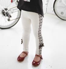 Vêtements pour enfants en gros en ligne : Pantalon décontracté en dentelle avec imprimé lapin pour filles, fabriqué en Chine - Product Image 2