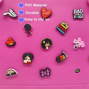 กระเป๋าโท้ท PVC ทนทานแบบมีรูพรุน พร้อมอุปกรณ์เสริมตกแต่งพิเศษ ช่องใส่ของอเนกประสงค์สำหรับชายหาด สระว่ายน้ำ และกิจกรรมกลางแจ้ง - Product Image 5