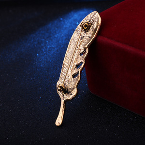 Vintage Metal <span class=keywords><strong>Eagle</strong></span> Claw Feather Broche Crystal Leaf Lapel Pin Broches Brasão Suit Badge Broche para Mulheres Homens (KBL160) - Product Image 5