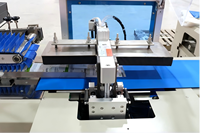 Machine d'emballage en forme de coussin pour bonbons durs, barres de cacahuètes et gâteaux, avec contrôle PLC Huayuan, 40-220 sachets/min