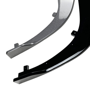 ลิ้นกันชนหน้า Toyota Camry ปี 2018-2020 สีดำเงา ลายคาร์บอนไฟเบอร์ วัสดุ ABS - Product Image 5