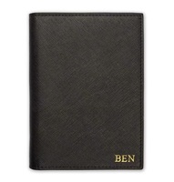 Porte-passeport élégant et fonctionnel avec blocage RFID, doublure en satin, fermeture à boucle, design compact pour des voyages faciles
