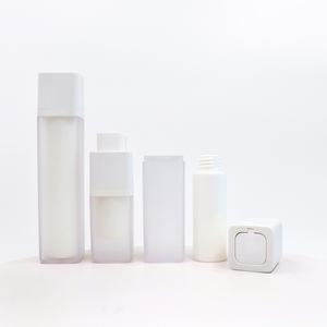 Bouteilles Airless Givrées 15ml 30ml 50ml Rechargeables Vides Carrées Distributeur de Lotion Cosmétique Pompe de Voyage Bouteille Airless Sous Vide - Product Image 4