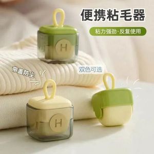 Reusable Manual Plastic Washable Sticky Handbag Sized Pocket Mini Cute Multi-surface Portable Lint Roller Ball Green/Yellow Hair - Product Image 2