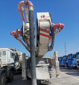 XCMG officiel HB62V utilisé <span class=keywords><strong>camion</strong></span> de <span class=keywords><strong>pompe</strong></span> à <span class=keywords><strong>béton</strong></span> 62m mobile monté sur <span class=keywords><strong>camion</strong></span> transfert de <span class=keywords><strong>béton</strong></span> <span class=keywords><strong>pompe</strong></span> de convoyeur <span class=keywords><strong>prix</strong></span> à vendre - Product Image 4