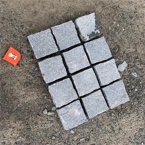 <span class=keywords><strong>Granit</strong></span> gris bon marché G654 <span class=keywords><strong>granit</strong></span> foncé naturel fendu de <span class=keywords><strong>10</strong></span>*<span class=keywords><strong>10</strong></span>*5cm pour les pavés extérieurs - Product Image 3