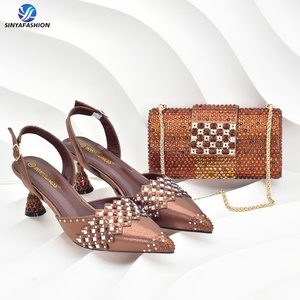 Set di <span class=keywords><strong>scarpe</strong></span> per festa nuziale con pietre di cristallo Sinya Set di borse e <span class=keywords><strong>scarpe</strong></span> di lusso con punta a punta in oro con <span class=keywords><strong>tacchi</strong></span> alti e Set di borse per donne africane - Product Image 5