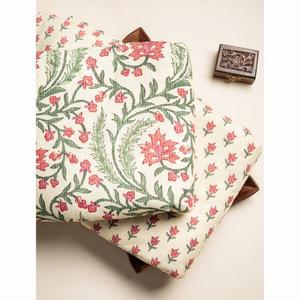 TISSU IMPRIMÉ EN COTON KANTHA Tissu imprimé par blocs produits en vrac - Product Image 2