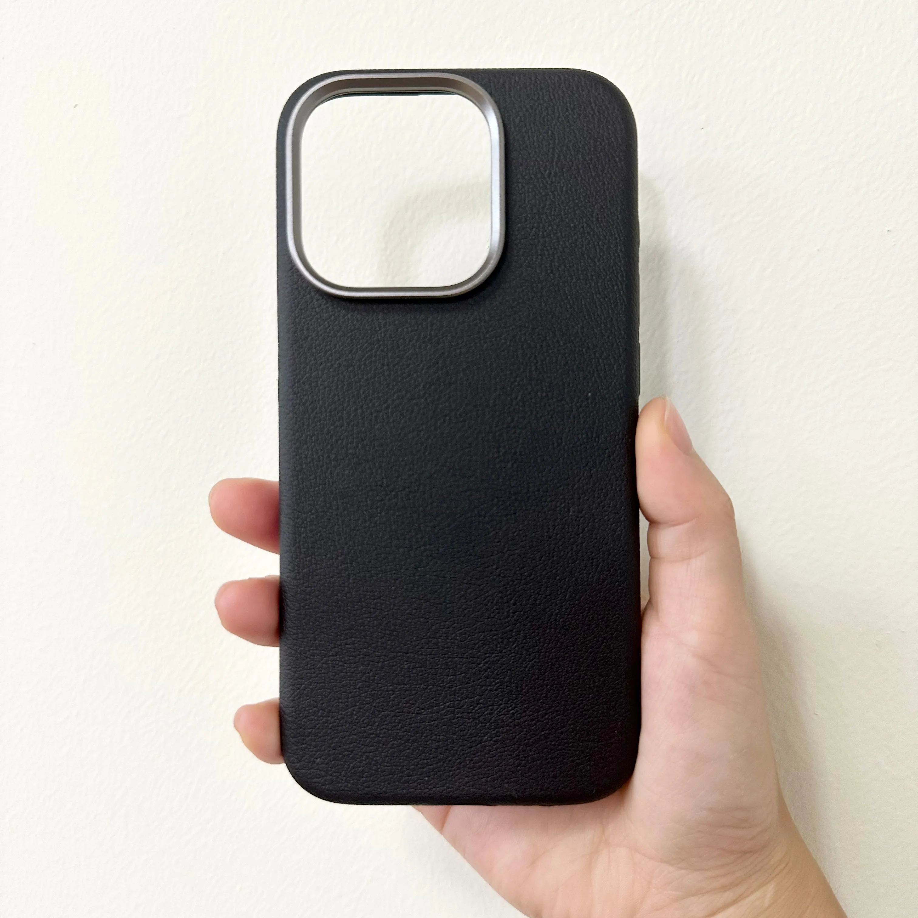 아이폰 15 프로 맥스 럭셔리 가죽 PU 커버 새로운 디자인 휴대 전화 케이스 1.0mm 슬림 가죽 케이스
