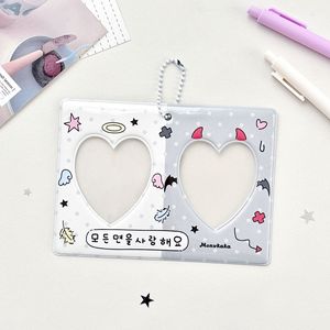 Vente en gros usine : <span class=keywords><strong>Porte</strong></span>-cartes PVC 3 pouces avec <span class=keywords><strong>fenêtre</strong></span> en forme de double cœur mignon, pendentif <span class=keywords><strong>porte</strong></span>-photo couple et breloque de sac - Product Image 6