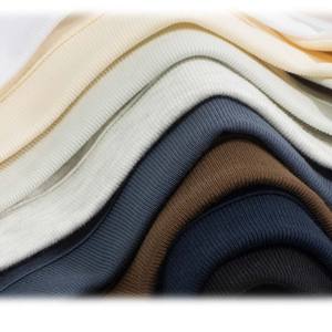 T-shirt girocollo basic da uomo YIYI, personalizzabile con stampa serigrafica, tinta unita, senza marchio, in tessuto morbido. - Product Image 4