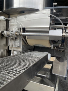 מכונת המבורגר מסחרי/מכונת קציצות אוטומטית (עבור קציצות בקר, עוגות תפוחי אדמה וקציצות עוף) - Product Image 4