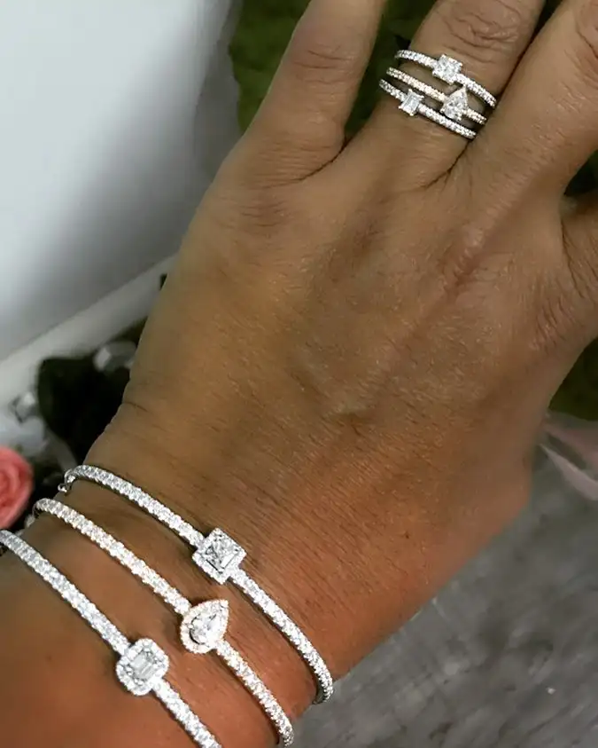 Insieme dell'anello del braccialetto del regalo di nozze dei gioielli di modo delle donne pavimentate diamante geometrico cz placcato rodio d'argento