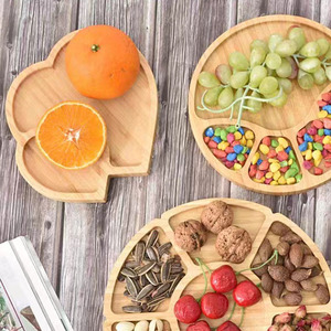 Bandeja de servir en forma de corazón de bambú con juego de cubiertos para postres, frutas, pizza, fiestas, ecológica, solo se puede lavar a mano, personalizable - Product Image 2