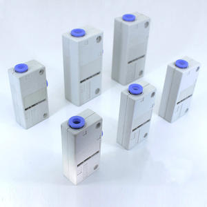 Generador de Vacío de Acoplamiento Rápido de Dos Vías de Ángulo Recto de una Etapa Serie ZH Tipo SMC, Vacíos Industriales en Caja con Silenciador Integrado - Product Image 1