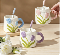 Mug en céramique tulipe coloré avec cuillère - Design floral tendance - Résistant à la chaleur - Boîte cadeau durable incluse - Anniversaire/Diplôme/Fête