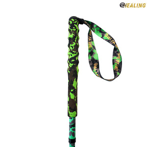 Bâtons de randonnée en fibre de carbone Okhealing, camouflage vert, 3 sections, légers - Product Image 3