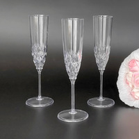 Lot de 8 Verres à Vin Jetables Transparents et Gobelets à Cocktail en Plastique Réutilisables pour la Maison, la Vie Quotidienne, les Fêtes, les Anniversaires et les Célébrations