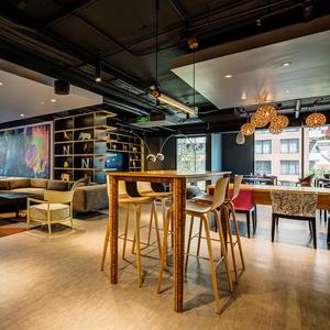 Venta al por mayor de <span class=keywords><strong>muebles</strong></span> de hotel de <span class=keywords><strong>diseño</strong></span> único de dormitorio de hotel Casegoods Madera Apartamento de hotel <span class=keywords><strong>Muebles</strong></span> de dormitorio - Product Image 4